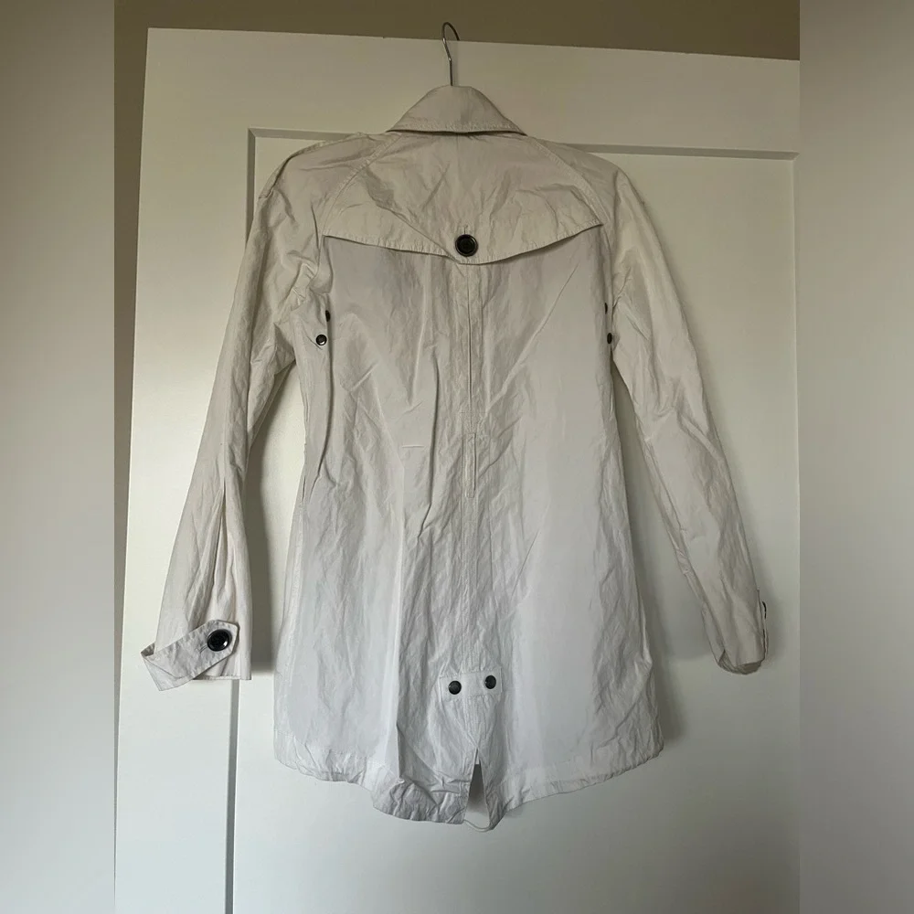 Burberry Brit White Jacket - Picture 2 of 15